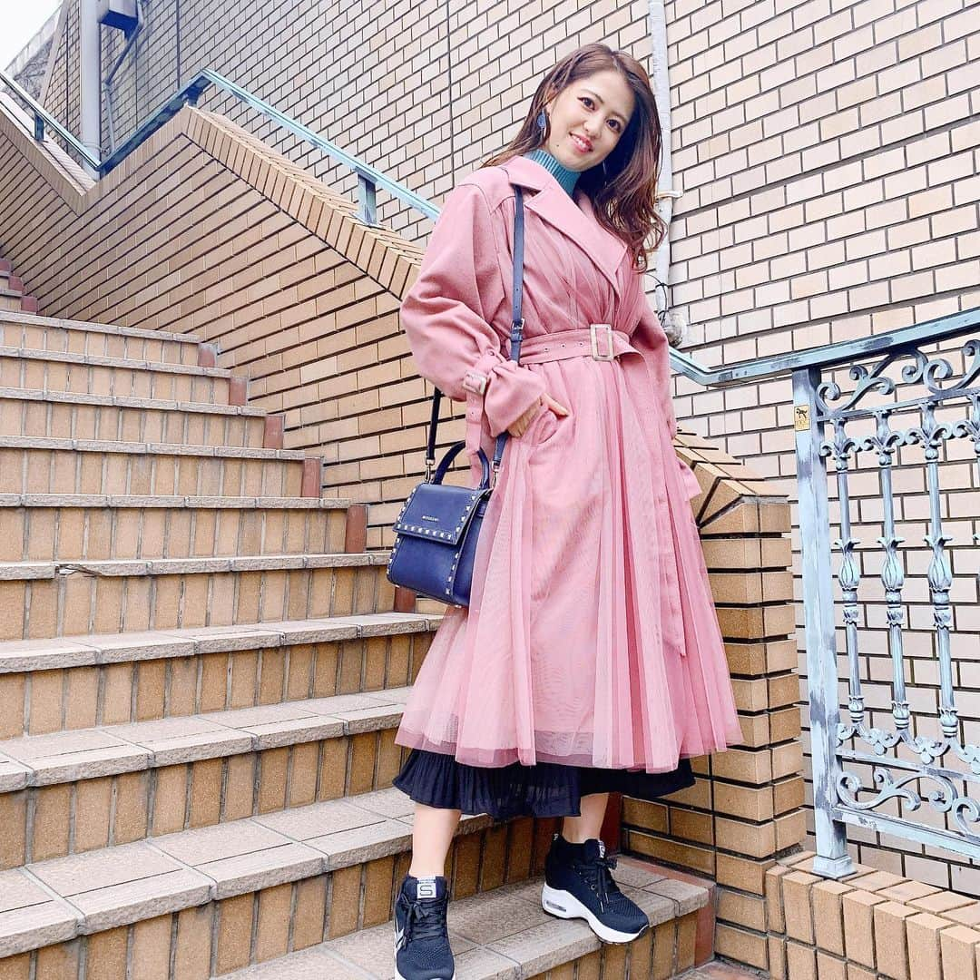 池山智瑛さんのインスタグラム写真 - (池山智瑛Instagram)「. Today's fashion👗 . #ファッション　#fashion #fashionista #instafashion #instagood #今日のコーデ #今日の服 #コーデ　#coordinate #ootd #outfitoftheday #outfit #大人コーデ #大人女子 #大人可愛い #スニーカーコーデ #スニーカー女子 #ロングコート #ピンク　#トレンチコート #photooftheday #東京　#tokyo」2月15日 0時18分 - chu_chiaki