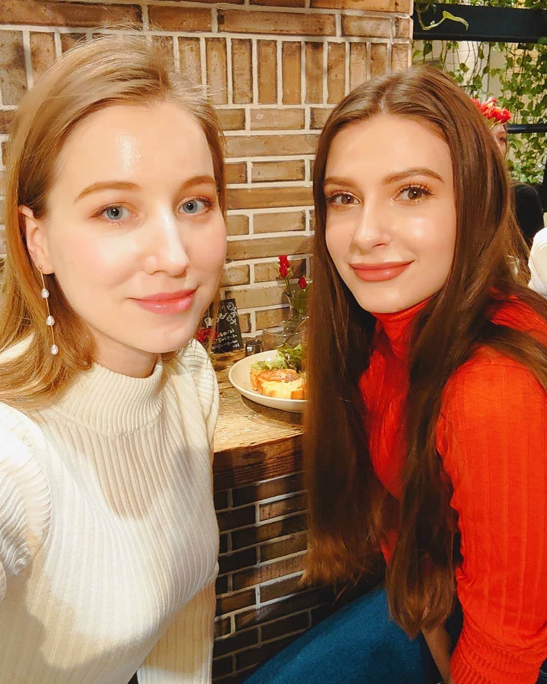 アシヤさんのインスタグラム写真 アシヤinstagram カロちゃんと初対面 写真の通りとても美人 あしや アシヤ ロシア人 金髪 青目 外国人 外国人モデル モデル 撮影モデル ロシア人モデル 被写体 被写体モデル 東京 Ashiya Japan Tokyo Russian
