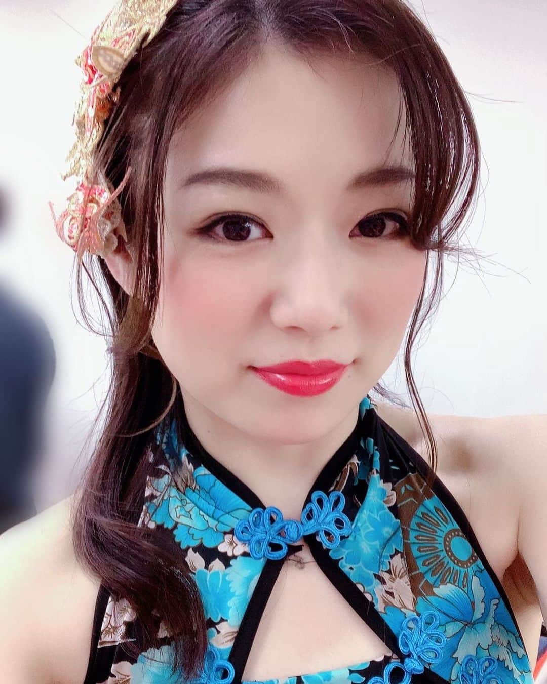 愛純もえりのインスタグラム：「初日ありがとうございました🦎㊗️ 雨宮です✨ 本番、パンフレット、ブロマイド、それぞれバージョン違うのでチェック宜しくお願いします❤️ . . #KAGEKI黒蜥蜴 #雨宮」