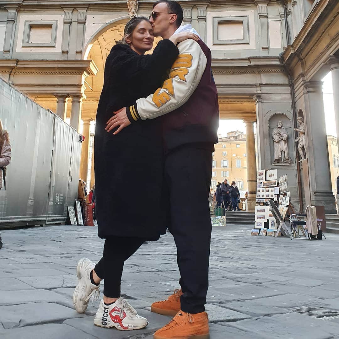 ヴラド・キリケシュのインスタグラム：「❤Love of my life❤ Happy 10 years anniversary to us ❤ @sabrinachiriches 🥳」