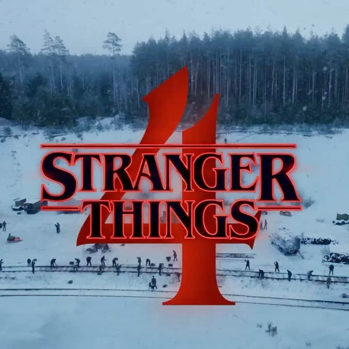 ノア・シュナップのインスタグラム：「From Russia with love… @strangerthingstv」