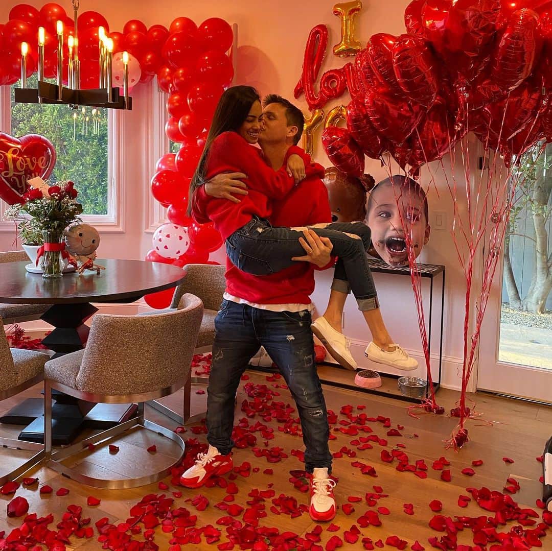 のインスタグラム：「❤️❤️Happy Valentine’s Day to my one true love, @bryianadyrdek ❤️❤️ When you are blessed with true love, you create love and love love. The Dyrdek Family loves love, so we celebrate this day of love.」