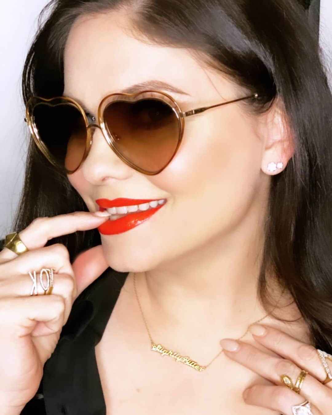 ジョディ・リン・オキーフのインスタグラム：「Happy Love Day!!!!!!! #SLIGHTLYBITTER #HERETIC limited edition necklace collab with @bingbangnyc」