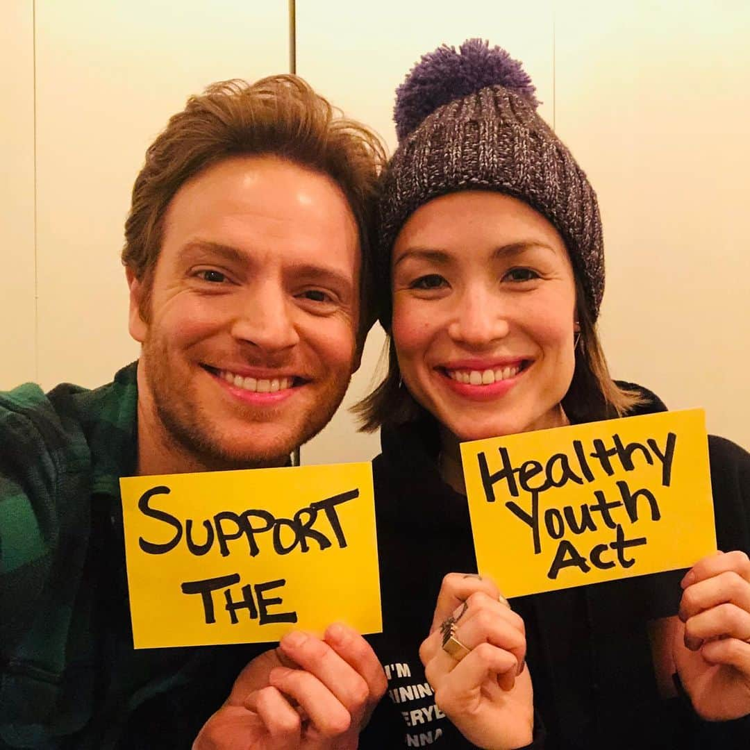 ニック・ジェフスのインスタグラム：「From me and my love... Happy Valentine’s Day, Illinois! Tag somebody who thinks comprehensive sexual health education is important, and tell your legislator to support the IL HEALTHY YOUTH ACT! #ILhealthyyouthact #knowledgeispower #SexEd #passtheact」