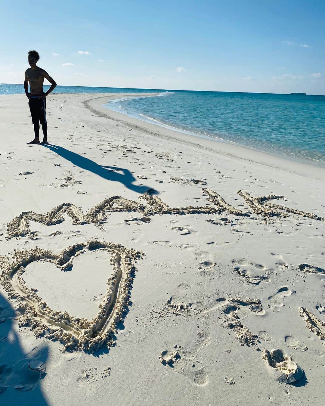 マドンナさんのインスタグラム写真 - (マドンナInstagram)「I 👁 you................♥️ @ahla_malik #valentinesday」2月15日 3時18分 - madonna