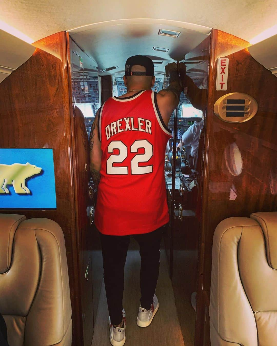 ウィジンさんのインスタグラム写真 - (ウィジンInstagram)「DREXLER 🏆👑」2月15日 3時23分 - wisin