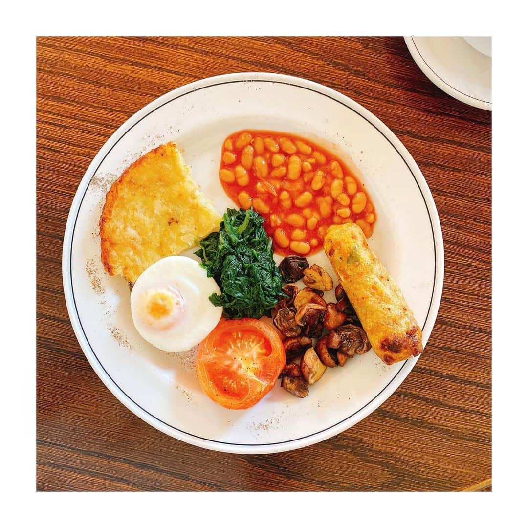 鈴木紗理奈さんのインスタグラム写真 - (鈴木紗理奈Instagram)「English Breakfast for Vegetarian.  いわゆるイギリスの朝ごはんの ベジタリアンメニュー。 普通メニューは豆と揚げロールがベーコンとソーセージになってる感じ。」2月15日 4時04分 - munehirovoice
