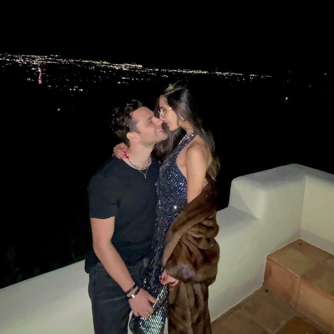 ギャレット・バックストロームのインスタグラム：「Happy Valentine’s Day babe! You rock my world and light the fire within me. Your heart is pure gold and I’m beyond blessed to have you by my side. You’re the most enchanting, delightful, and angelic girl I have ever met. I love you @shohrehkhalilova 🌹❤️🌹」