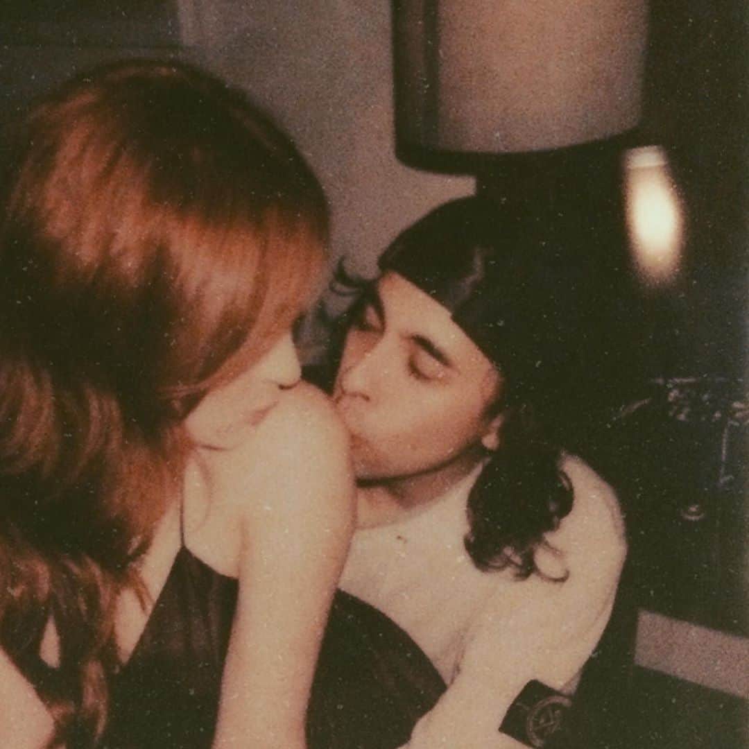 ヴィック・フエンテスのインスタグラム：「Thank you for loving me because I don’t know what I’d do without you ♥️」