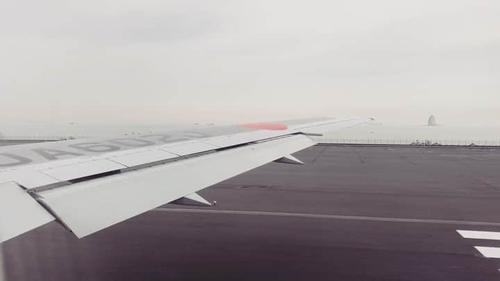 坂東慧のインスタグラム：「久々の鹿児島 #hnd #rjtt ✈︎ #koj #rjfk  #airplane #jal #b767 #b767300」
