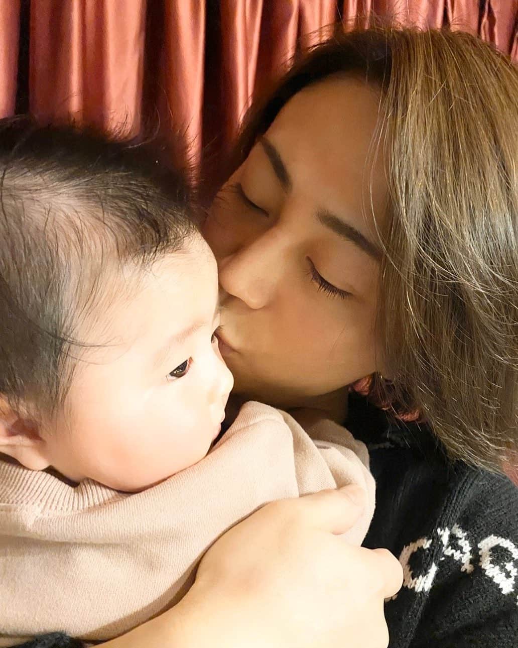 氷川きよしさんのインスタグラム写真 - (氷川きよしInstagram)「友達のウチの赤ちゃんです。明日７ヶ月！赤ちゃんかわいい♡大好き。癒されます。  by kii  #氷川きよし #hikawakiyoshi #baby #kii #bykii #キヨラー」2月15日 15時04分 - hikawa_kiyoshi_official