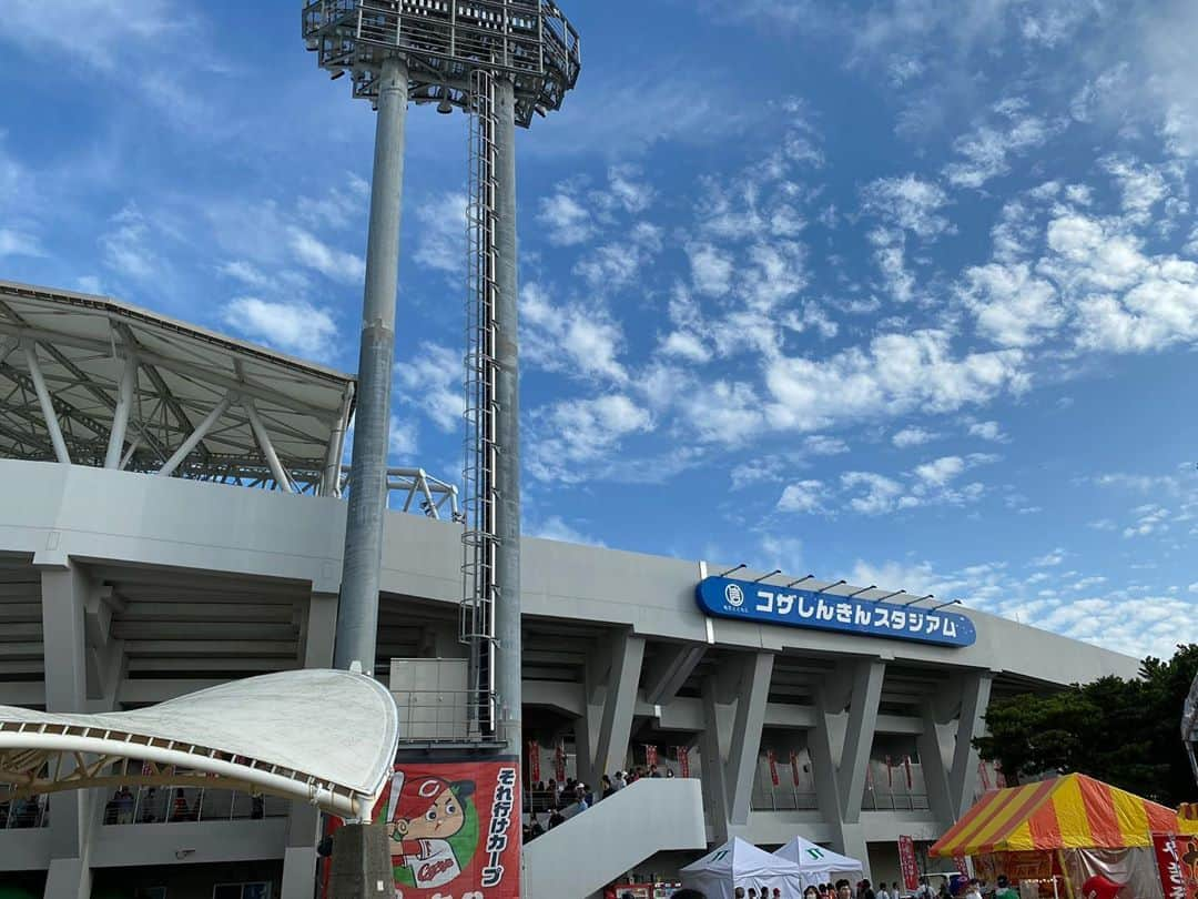 坂東亀三郎さんのインスタグラム写真 - (坂東亀三郎Instagram)「浦添が休養日(14日)だったので﻿ 他球団のキャンプを見学してきました。﻿ ﻿ 阪神タイガースからの横浜DeNAベイスターズへからの広島東洋カープ。﻿ ﻿ 千葉ロッテマリーンズとの練習試合。﻿ ﻿ #春季キャンプ #彦キャン2020 #沖縄﻿ #歌舞伎 #音羽屋 #歌舞伎役者﻿ #彦三郎 #坂東彦三郎 #九代目﻿ #歌舞伎部 #otowayabando﻿ #歌舞伎大好き #KABUKI﻿ #彦さんぽ﻿ ﻿ コメントはお気軽に📝﻿ ランダムに返信しまっせ✍️」2月15日 15時10分 - otowayabando