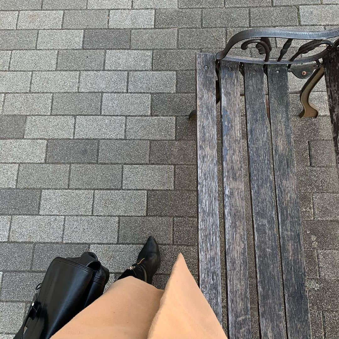 Taeko Mitamura - 三田村妙子さんのインスタグラム写真 - (Taeko Mitamura - 三田村妙子Instagram)「バス停🚏  #busstop #bench」2月15日 15時30分 - taeko_mitamura
