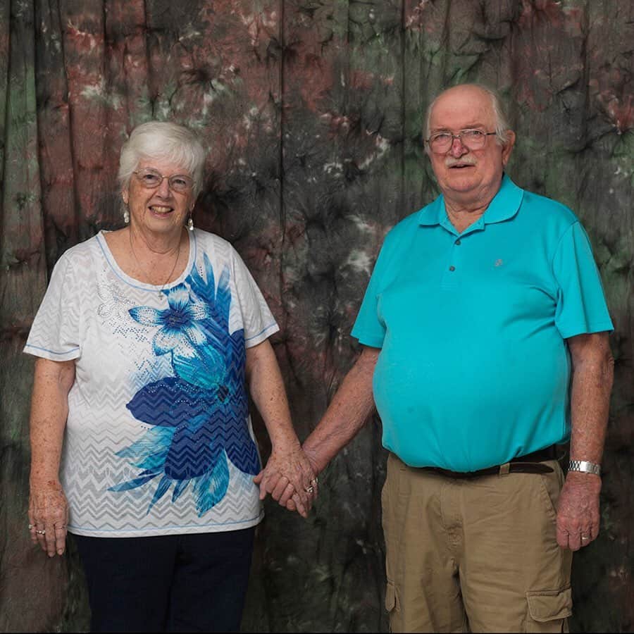 TED Talksさんのインスタグラム写真 - (TED TalksInstagram)「Cue the sobs! In 2015, New York Times Magazine photo editor Stacey Baker and photographer Alec Soth set out to catch love on film at an unexpected locale: a Nevada retirement community. “I’ve always been obsessed with how couples meet,” says Baker. “But I didn't actually think that the stories of how these couples met were all that interesting. What was more interesting was how they managed to stay together.“ Swipe through to see the enduring love of 5 couples, from their wedding days to present day. (Including one pair who kept the same photo in each of their wallets for decades. 😭😭😭) Watch the full TED Talk at the link in our bio. #ValentinesDay [Images: Alec Soth, Stacey Baker]」2月15日 6時36分 - ted