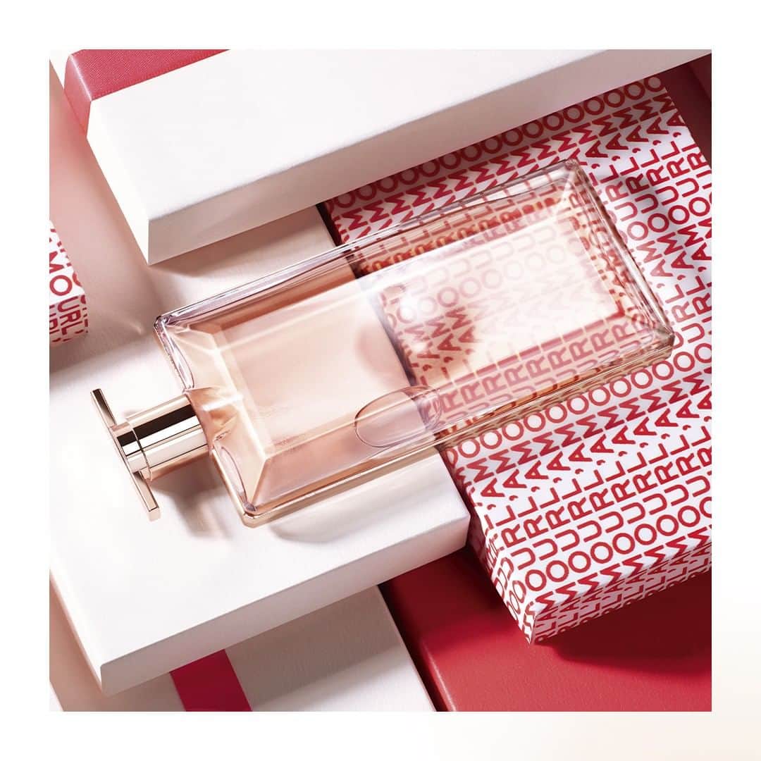 Lancôme Officialさんのインスタグラム写真 - (Lancôme OfficialInstagram)「To love and to be loved – the only feeling that multiplies when you share it. Comment down below how you share the love!  #Lancome #Idole #Fragrance #ValentinesDay」2月15日 6時59分 - lancomeofficial