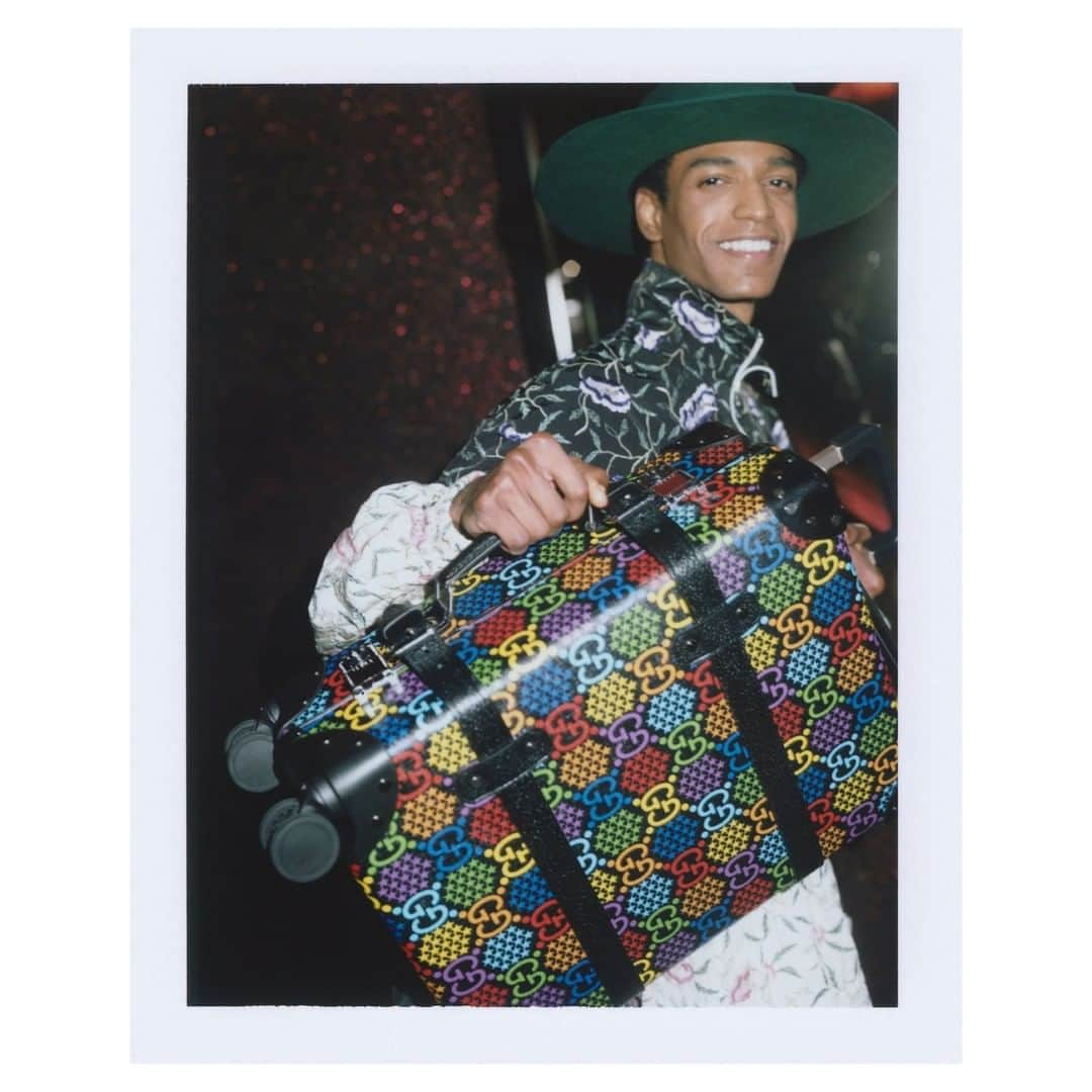 グッチさんのインスタグラム写真 - (グッチInstagram)「A retro, lively atmosphere defines the #GGPsychedelic campaign to present @alessandro_michele’s latest collection. A homage to Gucci’s monogram, the special lineup mixes a multicolor GG print with stars. Discover more through link in bio. #AlessandroMichele」2月15日 7時00分 - gucci