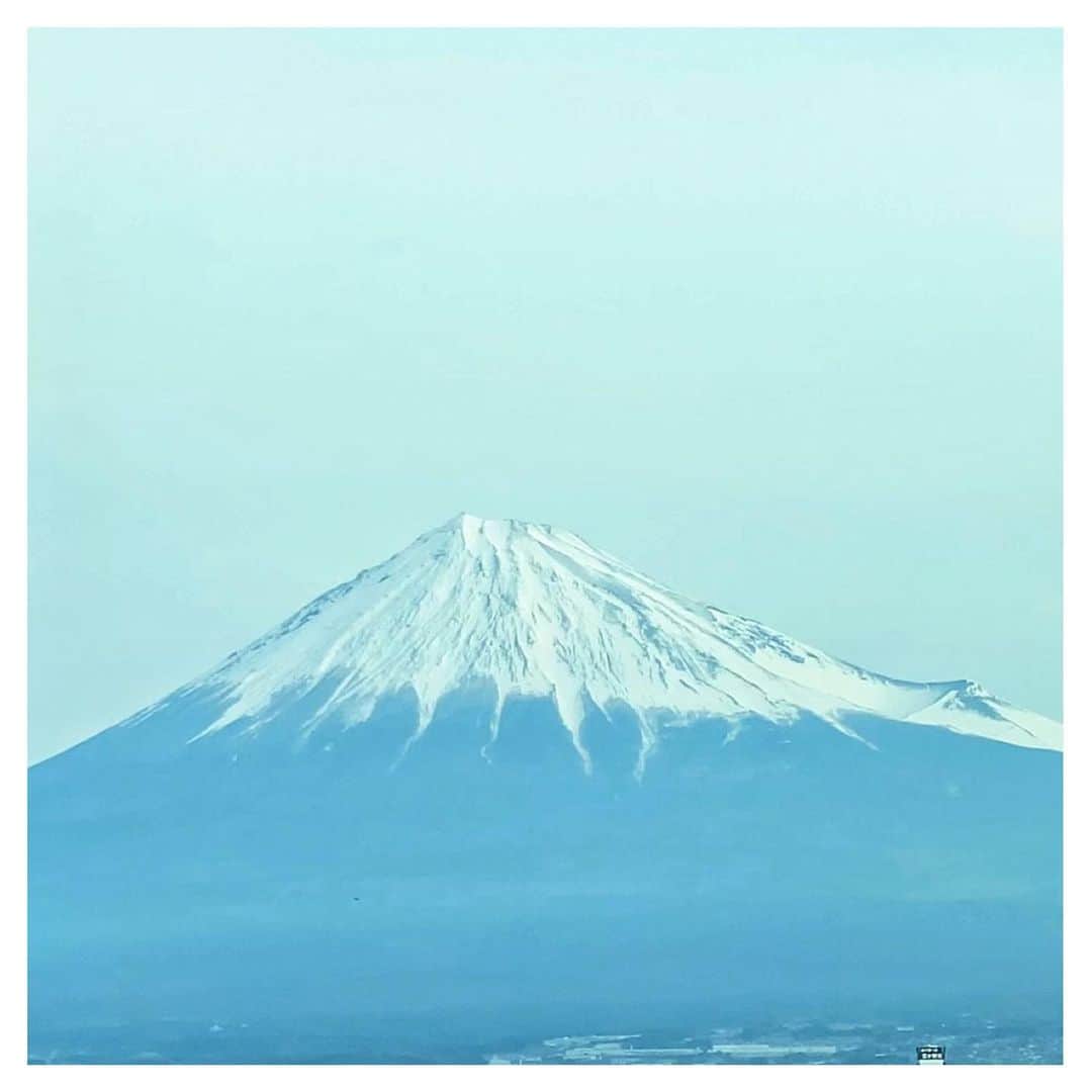 さだまさしさんのインスタグラム写真 - (さだまさしInstagram)「今日の富士山🗻 . #富士山 #さだまさし #sadamasashi」2月15日 8時41分 - sada_masashi