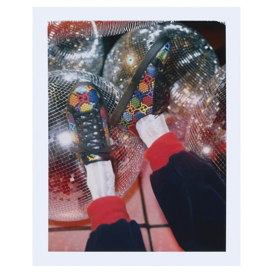 グッチさんのインスタグラム写真 - (グッチInstagram)「Inside the #GGPsychedelic club: slides, slip-ons and #GucciAce sneakers feature the GG and stars print designed by @alessandro_michele. Discover more through link in bio. #AlessandroMichele」2月15日 9時00分 - gucci