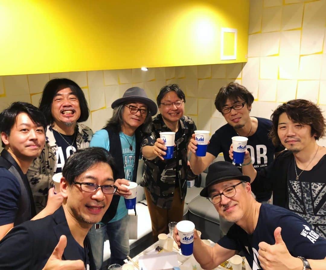 増崎孝司さんのインスタグラム写真 - (増崎孝司Instagram)「"本気でAORナイト"、東名阪3日間の超絶楽しいスペシャルな「俺たちの旅」ツアーでした！お越し下さった皆さま本当にありがとうございました！そして関係者の皆様にも本当に感謝します。幸せな時間でした 次なるスペシャルなライヴは3/9.10の目黒ブルースアレイでの"増崎・菰口 Guitar Theory feat.吉田太郎&二家本亮介"😉2days！ Magnatones‼️楽しみ過ぎる〜！」2月15日 9時40分 - takashimasuzaki