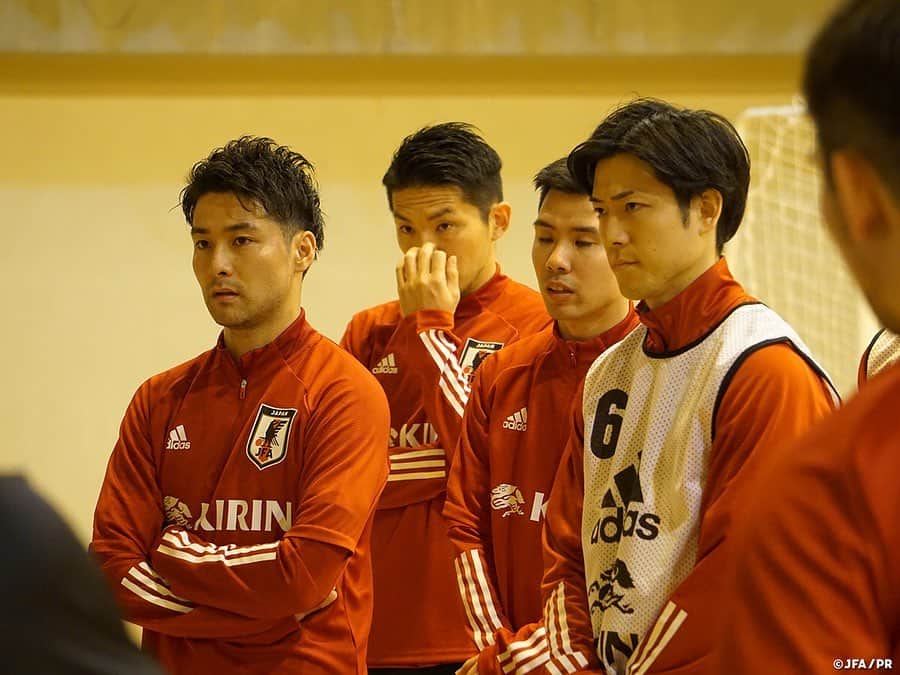 日本サッカー協会さんのインスタグラム写真 - (日本サッカー協会Instagram)「📸2/12（水）、強豪パラグアイ戦に向けてトレーニング開始！｜フットサル日本代表 ・ フットサル日本代表は、南米の強豪国であるパラグアイ代表との試合に向け札幌でトレーニングキャンプを開始。パラグアイは既にFIFAフットサルワールドカップ2020の南米予選を3位で通過し、5大会連続でワールドカップの出場権を獲得している勢いのあるチームです。 ・ 選手たちは2月12日（木）に集合、前回のスペイン遠征メンバーにFリーグでプレーする#田口元気 選手が新たに加わった15名(※#逸見勝利ラファエル 選手は2月17日（月）にチーム合流予定)での始動となりました。 ・ チームは2月17日（月）までトレーニングを実施する予定で、翌18日（火）に試合会場となる北海きたえーるで公式練習を行い、19日（水）にフットサルパラグアイ代表との国際親善試合に臨みます。 ・ 🎫‬チケット発売中❗️ 🏆フットサル国際親善試合 📅2/19(水)19:05キックオフ（予定） 📍北海道／#北海きたえーる #フットサル日本代表 🆚フットサルパラグアイ代表 📺NHK-BS1にて全国生中継 ・ 👉大会情報はJFA.jpへ ・ #daihyo #jfa #futsal」2月15日 9時52分 - japanfootballassociation