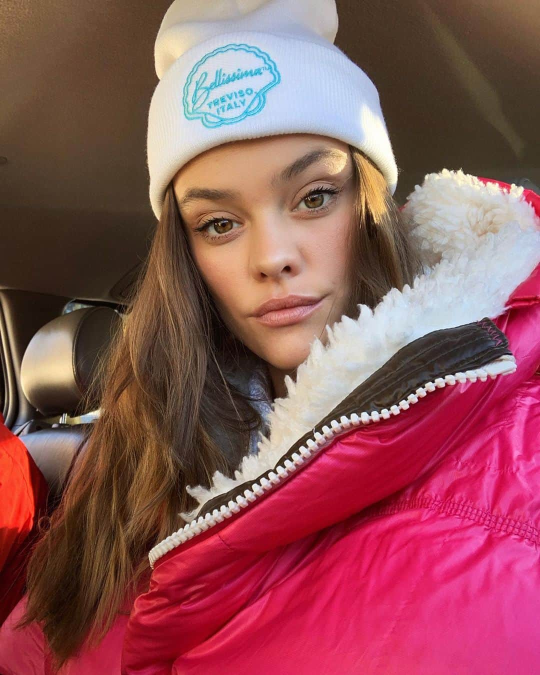 ニーナ・アグダルさんのインスタグラム写真 - (ニーナ・アグダルInstagram)「Day 1 on the slopes was a success. ➡️ @thesurflodge x Aspen」2月15日 9時47分 - ninaagdal