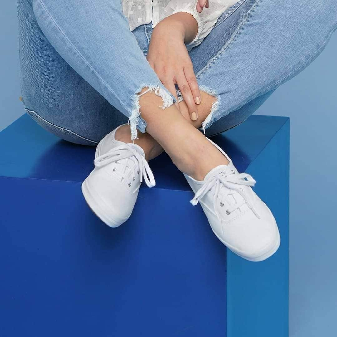 Keds Japanのインスタグラム：「repost @kedsph⁠ ⁠ ⁠ #Keds #ladiesfirst #kedsstyle #sneakers #whitesneakers #sneakerholics #kickstagram #sneakerlover #sneakergirl #casualoutfits #womanstyle #womanfashion #ootd #outfit #casualstyle #denimstyle⁠ #ケッズ #スニーカー #白スニーカー #カジュアルコーデ #カジュアルファッション #スニーカーコーデ #デニムコーデ #👟」