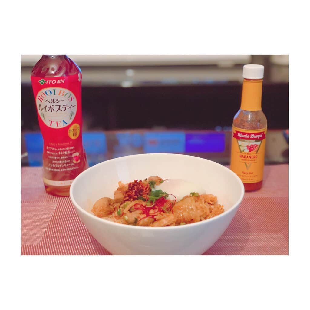 相田瑠菜さんのインスタグラム写真 - (相田瑠菜Instagram)「#おうちごはん部 ﻿ 🌶🌶🌶﻿ ヤンニョムチキン風﻿ パクチーのせ﻿ 追いハバネロ 丼﻿ 🌶🌶🌶﻿ ﻿ #おはようございます😊 #おうちごはん #ハバネロ #ヤンニョムチキン風 #どんぶり #お家ご飯 #お家ごはん #おうちご飯 #おうち時間 #手料理グラム #手料理日記 #パクチー大好き #パクチー #料理記録 #料理好きな人と繋がりたい #食べることが好きな人と繋がりたい #食べることが好き #ご飯大好き #🌶 #辛党 #フォロー歓迎 #いいね歓迎 #インスタ友達 #美味しいもの好きな人と繋がりたい #美味しいもの #美味しいもの大好き」2月15日 10時02分 - _aina_official