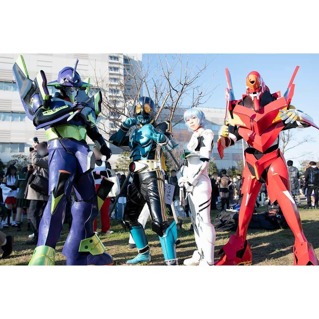 永崎遼のインスタグラム：「Thank you for your time😆 Makasih yah sudah menonton✨ . コミケでエヴァとライダーのチームアップ🎉 . Evangelion and Kamen Rider team up👍 in comic market97, Tokyo🙏 . #エヴァ #エヴァンゲリオン  #evangelion  #綾波レイコスプレ #c97 #仮面ライダー3号 #コスプレ #cosplay #cosplayer #kamenrider #kamenridercosplay #kamenridercosplayer #maskedrider #ayanamireicosplay #maskedridercosplayer #toku #tokucosplay #tokusatsu #tokusatsucosplay #ガワコス #ミッチー #コミケ97 #仮面ライダー #仮面ライダーコスプレ #コミケコスプレ #コミケ #特撮 #特撮コスプレ #特撮好きの人と繋がりたい」