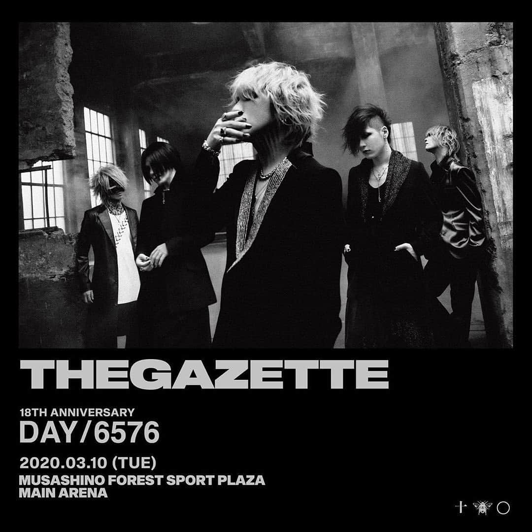 のインスタグラム：「🙂🙂🙂😏🙂 【the GazettE 18周年公演に向けてニュービジュアル公開！】 本日2月15日(土)、3月10日(火)に武蔵野の森総合スポーツプラザ　メインアリーナで行われる『18TH ANNIVERSARY DAY/6576』のチケット一般発売がスタートしました。 それに合わせ、本公演に向けてのニュービジュアルが解禁！ . いよいよ公演開催まで1ヶ月を切りました。 3月10日、18周年を迎えるthe GazettEと共に最高の景色を作り上げましょう！ . 【公演詳細】 ■18TH ANNIVERSARY DAY/6576 [公演日] 2020年3月10日(火) [会場] 武蔵野の森総合スポーツプラザ　メインアリーナ [開場/開演時間] OPEN17:30/START18:30 [チケット] 指定席 前売¥8,000(税別) ※3歳以上有料、各種サービス手数料別 . 《チケット販売情報》 一般発売：2月15日(土)10:00〜 ※予定枚数に達し次第、受付終了となります。 詳細はオフィシャルサイトをチェック！ ＝＝＝＝＝＝＝＝＝＝ 【the GazettE 18TH ANNIVERSARY CONCERT NEW VISUAL HAS REVEALED!】 『18TH ANNIVERSARY DAY/6576』regular ticket sale has started today. This concert will be held at “Musashino Forest Sport Plaza” on March 10th (Tue). Moreover, the latest artist visual has revealed also! Less than a month left till this big event.  At the 18th anniversary Mar 10th, let’s make this event wonderful together with the GazettE! . 【DETAIL】 ■18TH ANNIVERSARY DAY/6576 [DATE] 2020.March.10th(Tue) [VENUE] Musashino Forest Sport Plaza Main arena [OPEN/START] 5:30PM/6:30PM [TICKET] Advance ¥8,000(plus TAX) *this ticket for a seated ※Ticket required for a age 3 and older. Service fees are not included. . 《Ticket sale information》 Ticket sale：February 15th (Sat) 10:00〜 ※The ticket sale ends when planed numbers of tickets sold out. ※See the detail at Ticket information WEB site page.  #thegazette #live #18thanniversary #day6576 #newvisual」