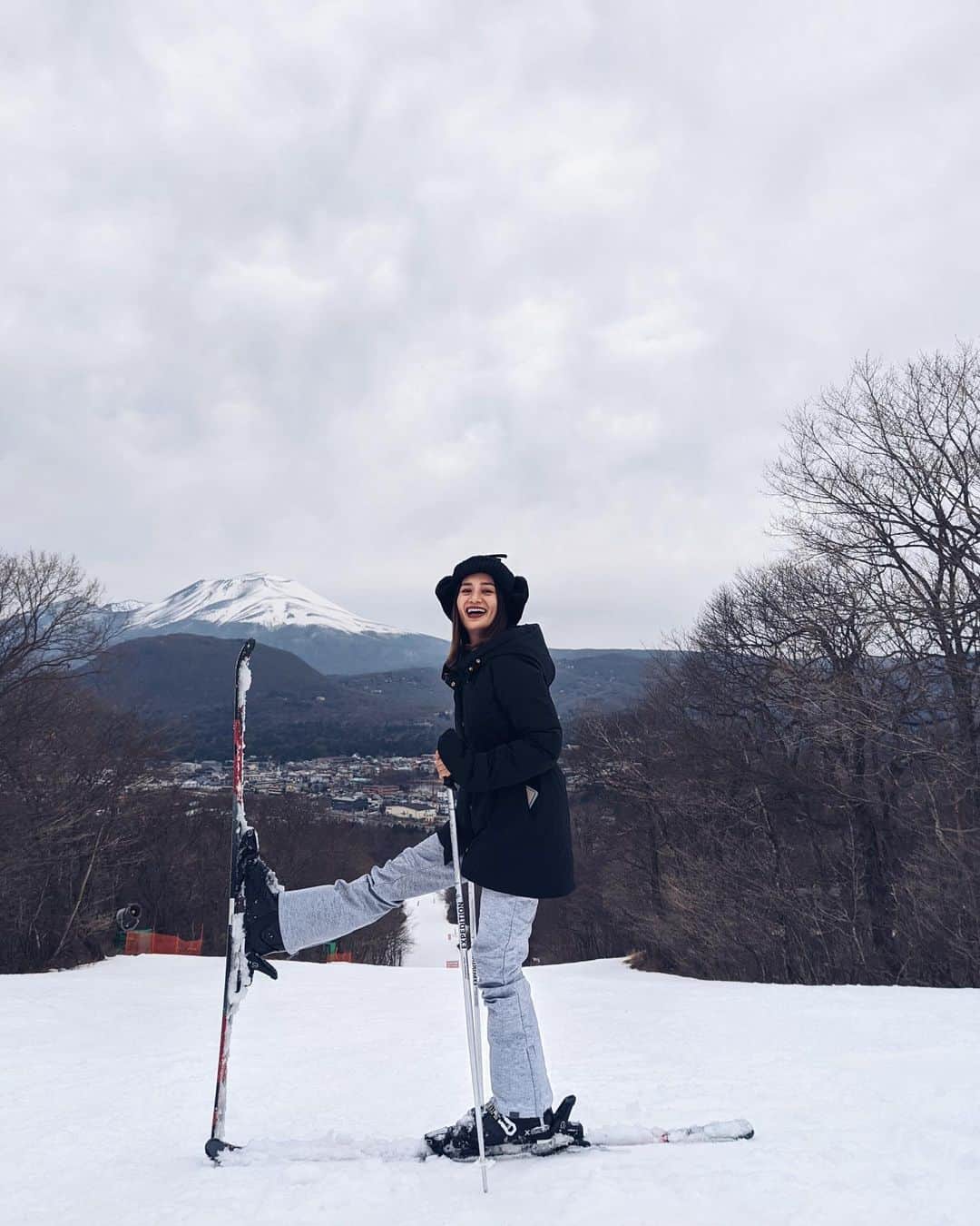 黒木なつみさんのインスタグラム写真 - (黒木なつみInstagram)「SKI🎿💛﻿ 小学生ぶりにしたけど楽しかった😍﻿ ﻿ 娘は初スキースクール🤙泣くかと思ったらすごい気合入ってて良かった😂﻿✨ ﻿ 自然の中で遊ぶの大好き♡♡♡﻿ ﻿ #ski#karuizawa﻿ #snowpark﻿ #winter#natural﻿」2月15日 11時09分 - natsumi0086