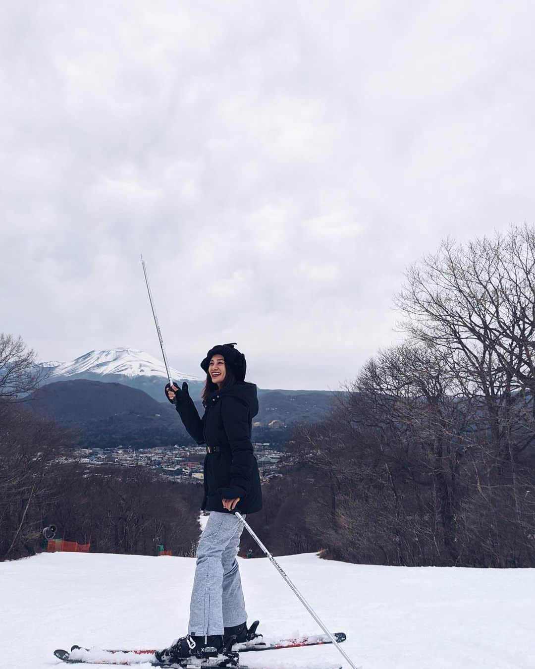 黒木なつみさんのインスタグラム写真 - (黒木なつみInstagram)「SKI🎿💛﻿ 小学生ぶりにしたけど楽しかった😍﻿ ﻿ 娘は初スキースクール🤙泣くかと思ったらすごい気合入ってて良かった😂﻿✨ ﻿ 自然の中で遊ぶの大好き♡♡♡﻿ ﻿ #ski#karuizawa﻿ #snowpark﻿ #winter#natural﻿」2月15日 11時09分 - natsumi0086