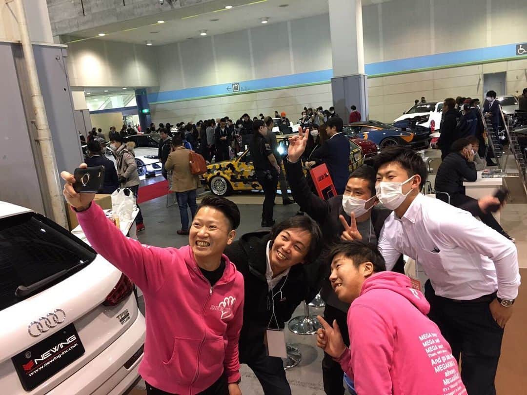 のインスタグラム：「メガキングドットコムの中本です🤩 大阪オートメッセ2020🎶 日頃お世話になっている皆様に挨拶まわりへ行きました👍 皆様有難う御座いました🙇‼️ また会社の方にもお邪魔させて頂きます🙇✨ #大阪オートメッセ2020  #osakaautomesse  #挨拶まわり #皆様有難う御座いました🙇‍♂️ #megaking ⠀ #kig ⠀ #autoparts ⠀ #メガキング ⠀ #メガキングドットコム ⠀ #中古パーツ⠀ #中古パーツ買取り #出張買取り⠀ #大阪 #箕面 #九州 #西日本⠀ #パーツの王様⠀ #メガゴリくん ⠀ #rohan_izawa_net」