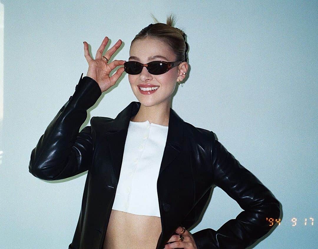 ニコラ・ペルツのインスタグラム：「🖤🖤🖤」