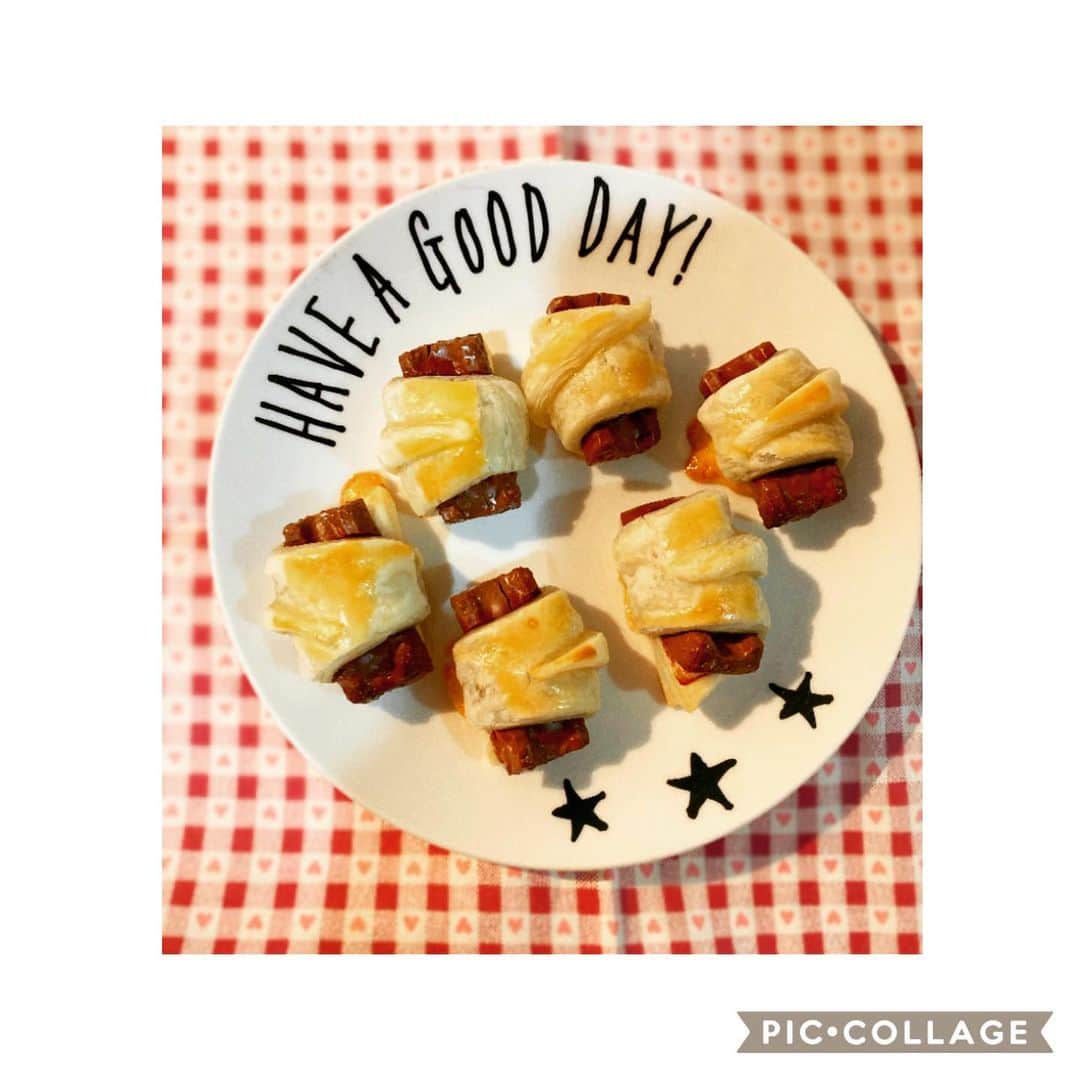 ミクのインスタグラム：「. . 🍫🥐 . .  #お菓子作り #お菓子　#ミニチョコクロワッサン　#簡単レシピ  #chocolate #croissant #bread #sweets」