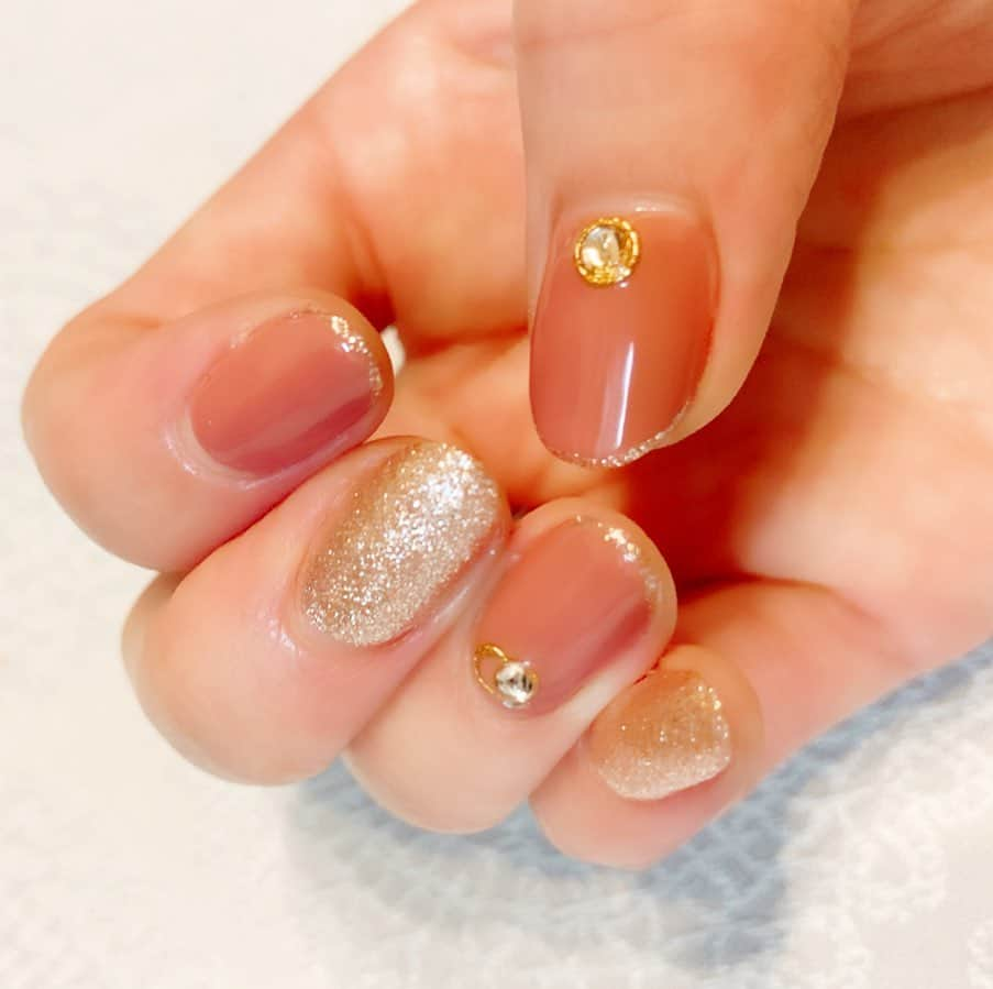 青木美香さんのインスタグラム写真 - (青木美香Instagram)「new nail💅  #remia目黒店 #ジェルネイル #newnail」2月15日 12時09分 - aokimikaa