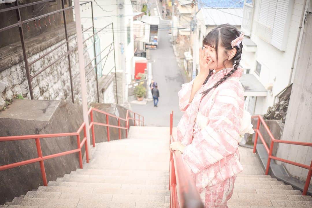 のインスタグラム：「君の名は。  最近こういう色味が好み。  #紗希ちゃんカメラマン #ミラーレス一眼#写真好きな人と繋がりたい #canon #須賀神社#東京写真部#ルーチェ写真部#可愛い女の子#着物デート」