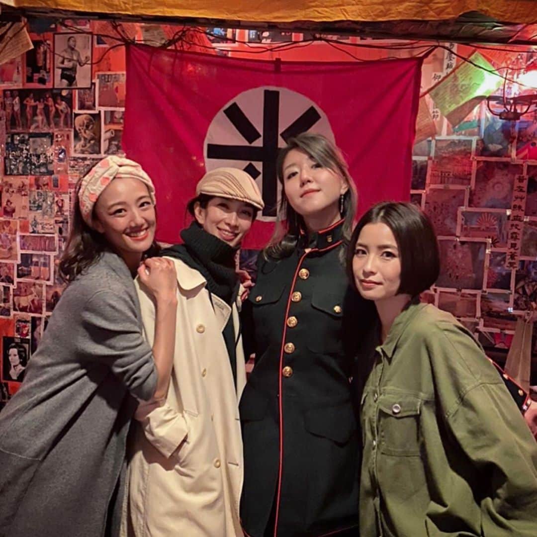 真崎ゆかのインスタグラム：「昨日ご来場くださった皆様、ありがとうございました✨ ドキドキのバレンタイン企画、お楽しみいただけましたでしょうか☺️？ ・ 急遽のイベント企画で、「次回出演権」を賞品としてしまうあたり、とてもPUNKBANKらしい。笑 ・ それぞれ抽選で当たった皆様、おめでとうございます🎉 そしてよろしくお願いします🙏😂 ・ さて、本日3日目。 本日は14時からのみとなります☺️ みなさんのお越しをBAR GARIGARIにてお待ちしておりますね🙌 ・ ・ #punkbank #bargarigari #池ノ上駅 #演劇 #芝居 #女4人芝居 #ブサイクがいっぱい #3日目 #秋草瑠衣子 #末冨真由 #土肥麻衣子 #真崎ゆか」