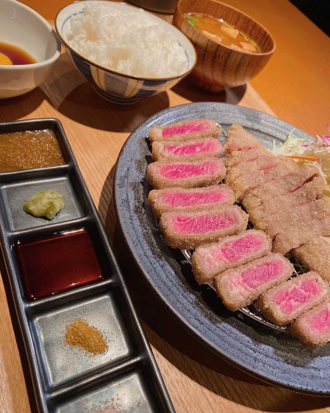 本谷紗己のグルメインスタ