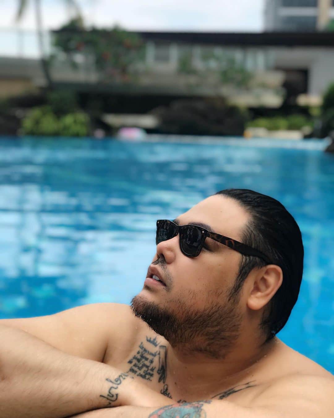 Ivan Gunawanさんのインスタグラム写真 - (Ivan GunawanInstagram)「. “ Saturday is the right time for chilling and relax. Recharge my mood and energy. I am focused on enjoying every moment in life. Have a good day everyone!” . . #ivangunawan #enjoylife #staycations #chillintime」2月15日 13時18分 - ivan_gunawan