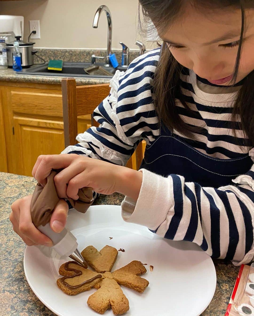 岩渕麗楽さんのインスタグラム写真 - (岩渕麗楽Instagram)「We made cookies after snowboard for valentines👀👅🍪 . . . . . #valentine #valentineday #keystone」2月15日 13時35分 - leila_iwabuchi
