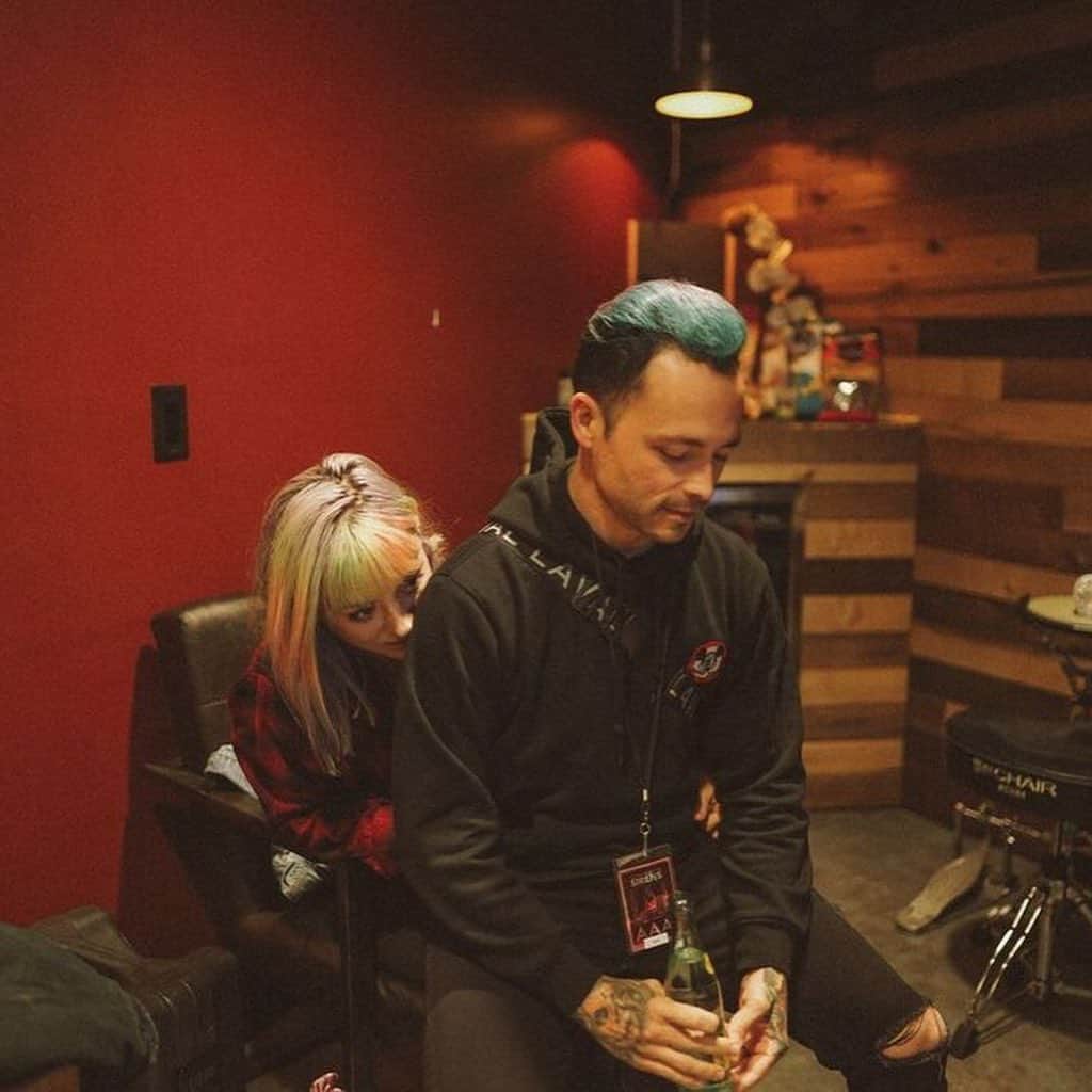 ニック・マーティンのインスタグラム：「Thank you for being you. Thank you for being a part of my life. The life we have together & continue to build together is something I cherish with every ounce of my being. And thank you for letting me sit on you. I love you beyond words ❤️」