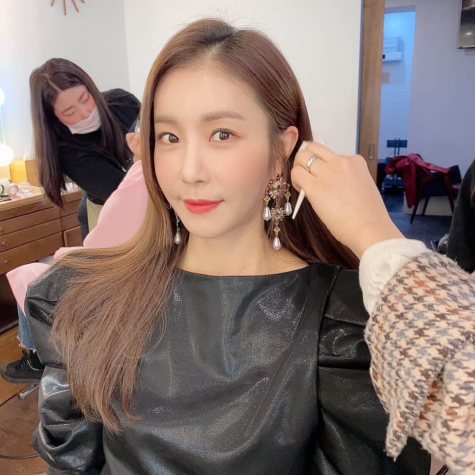 ハン・ウンジョンさんのインスタグラム写真 - (ハン・ウンジョンInstagram)「. 고마워... 마법같은 너희손길들... 희선.보람.후니오빠...~💚 photo by 희선」2月16日 0時58分 - dagam_han