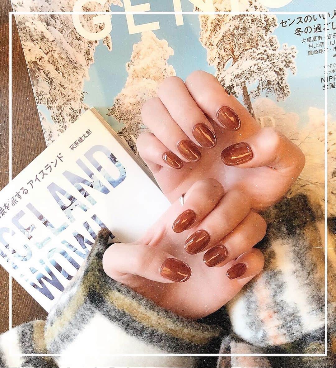 のインスタグラム：「ワンカラーネイルに 縁どり凸凹ネイル💅 @nailiejp で予約しました❤︎ . .  @nailiejp なら、 ¥1000オフでネイルできるよ💅❤︎ . . #春ネイル#ワンカラー #赤ネイル#ショートネイル#個性派ネイル#nail #naildesign」
