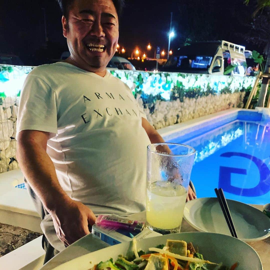 金村義明さんのインスタグラム写真 - (金村義明Instagram)「#十何年ぶりやろ #名護名物朝日レストラン #お侍投手コーチ建山に予約入れといてもらい #初名護のホテル泊まって #タクシー呼んだら潰れた朝日レストランへ #ドライブ長い長い #にんにく🧄凄い #ホテル戻って泡盛グビグビ #超超超劇劇劇うままままままし」2月15日 23時43分 - yoshiaki_kanemura
