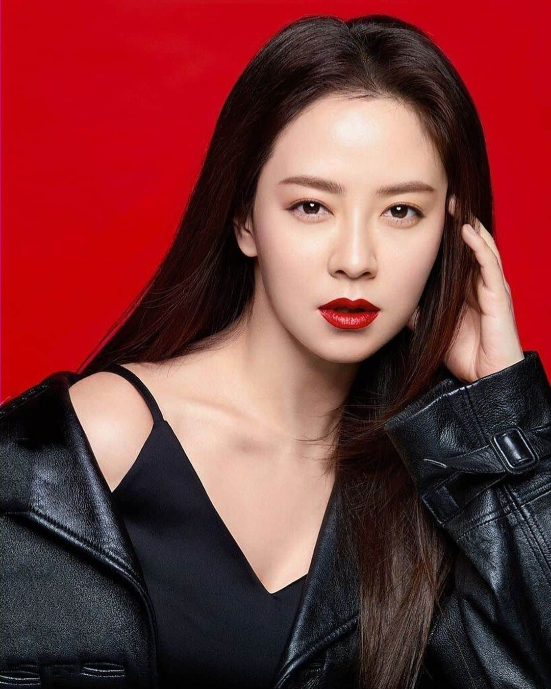 ソン・ジヒョさんのインスタグラム写真 - (ソン・ジヒョInstagram)「#SongJiHyo x #Vidivici launching new lipstick item <MILLENNIAL THE ICONIC>」2月16日 0時12分 - jihyo_0815