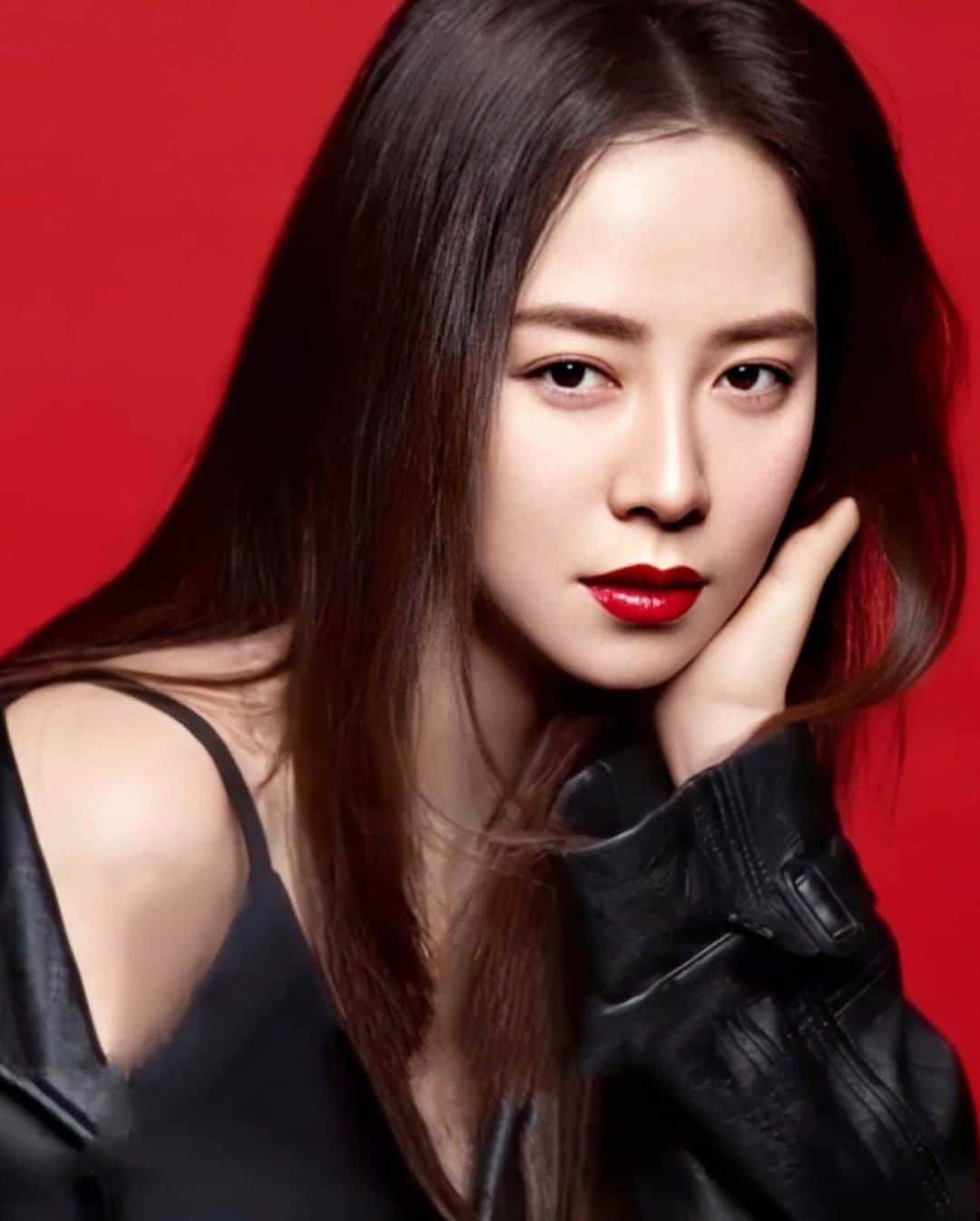 ソン・ジヒョさんのインスタグラム写真 - (ソン・ジヒョInstagram)「#SongJiHyo x #Vidivici launching new lipstick item <MILLENNIAL THE ICONIC>」2月16日 0時12分 - jihyo_0815