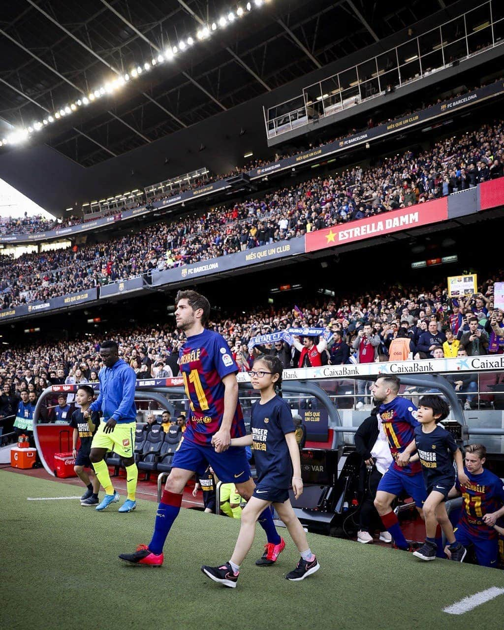 FCバルセロナさんのインスタグラム写真 - (FCバルセロナInstagram)「❤️ @o.dembele7 #CourageDembélé」2月16日 0時20分 - fcbarcelona