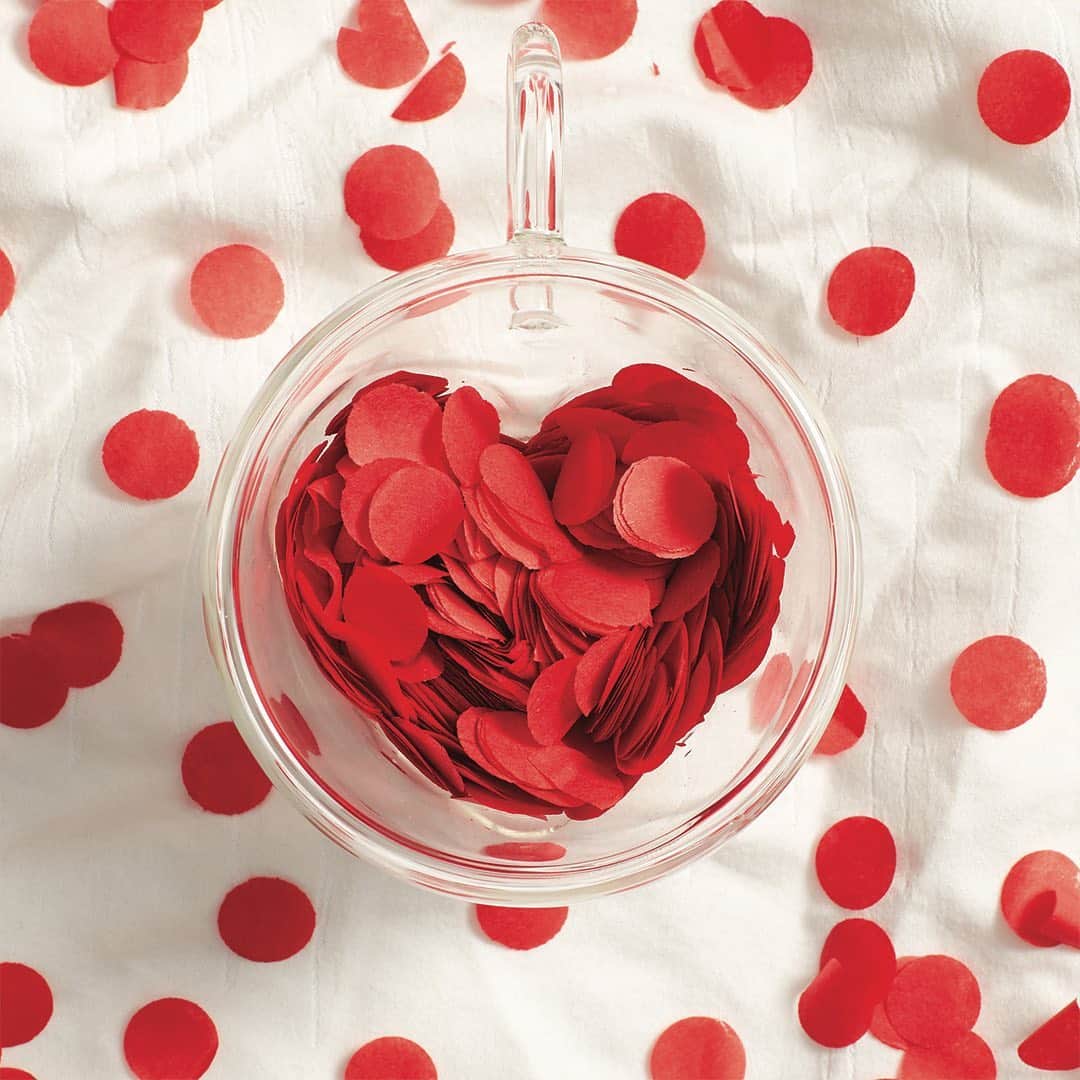 エラモスのインスタグラム：「Tell us! How did you celebrate #ValentinesDay yesterday? ❤️」