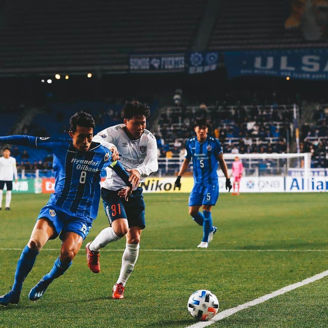 FC東京オフィシャルグッズさんのインスタグラム写真 - (FC東京オフィシャルグッズInstagram)「🇯🇵🗼 #蔚山現代FC  90分間走り続け、90分間戦い続けた #安部柊斗 。 @fctokyoofficial  #安部柊斗 #acl  #AFCチャンピオンズリーグ2020  #acl2020  #FC東京 #fctokyo  #tokyo」2月15日 16時03分 - fctokyoofficial