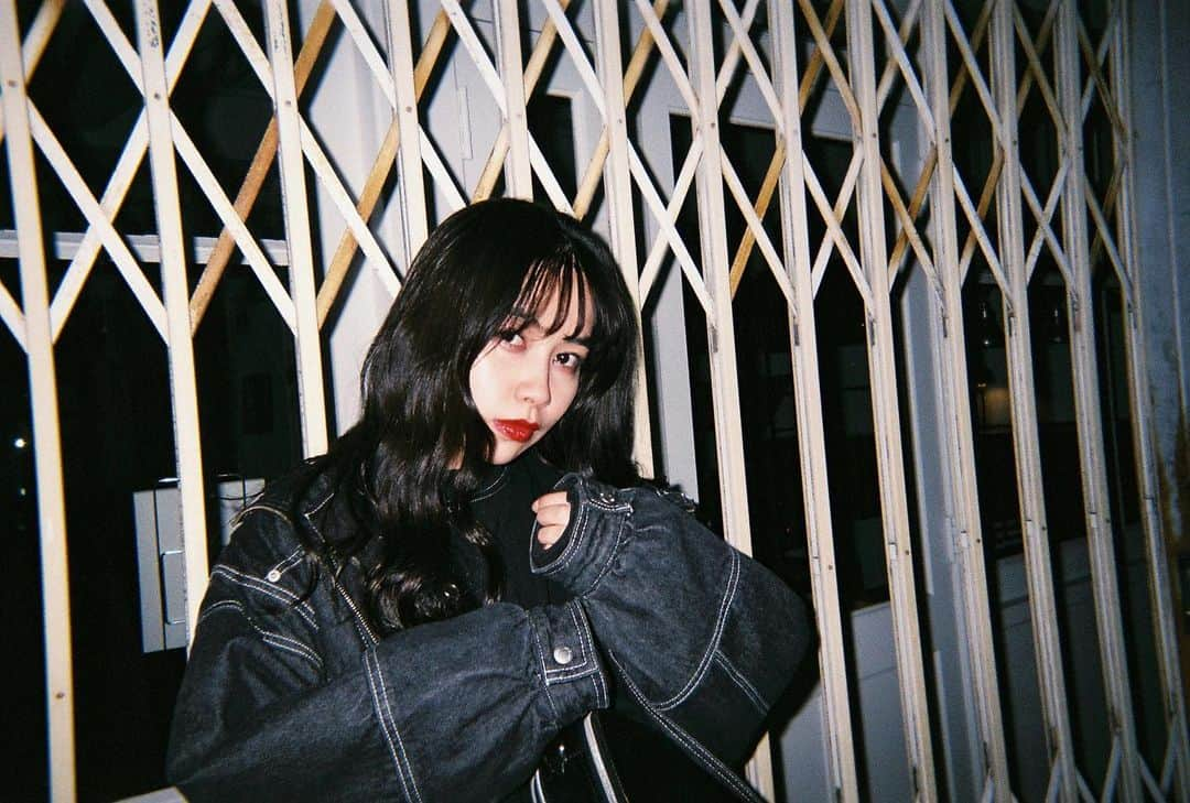 宇井真白のインスタグラム：「💄 #film #フィルムカメラ #写ルンです」